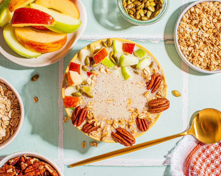 Apple Pie Smoothie Bowl