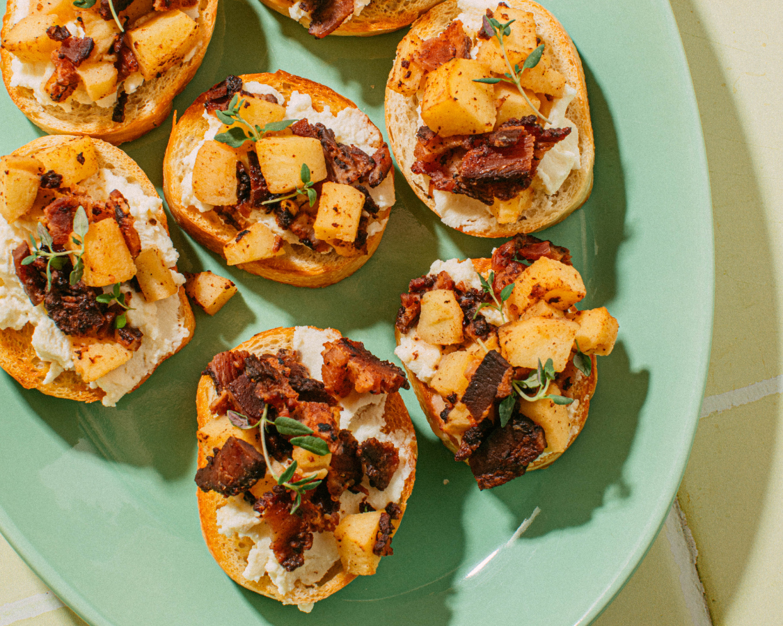 Apple & Bacon Crostini